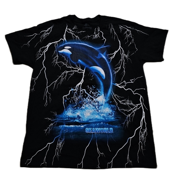 Seaworld Shamu Killer Whale Orca Lightning Graphics AOP Black T-Shirt Men Large - Picture 1 of 4